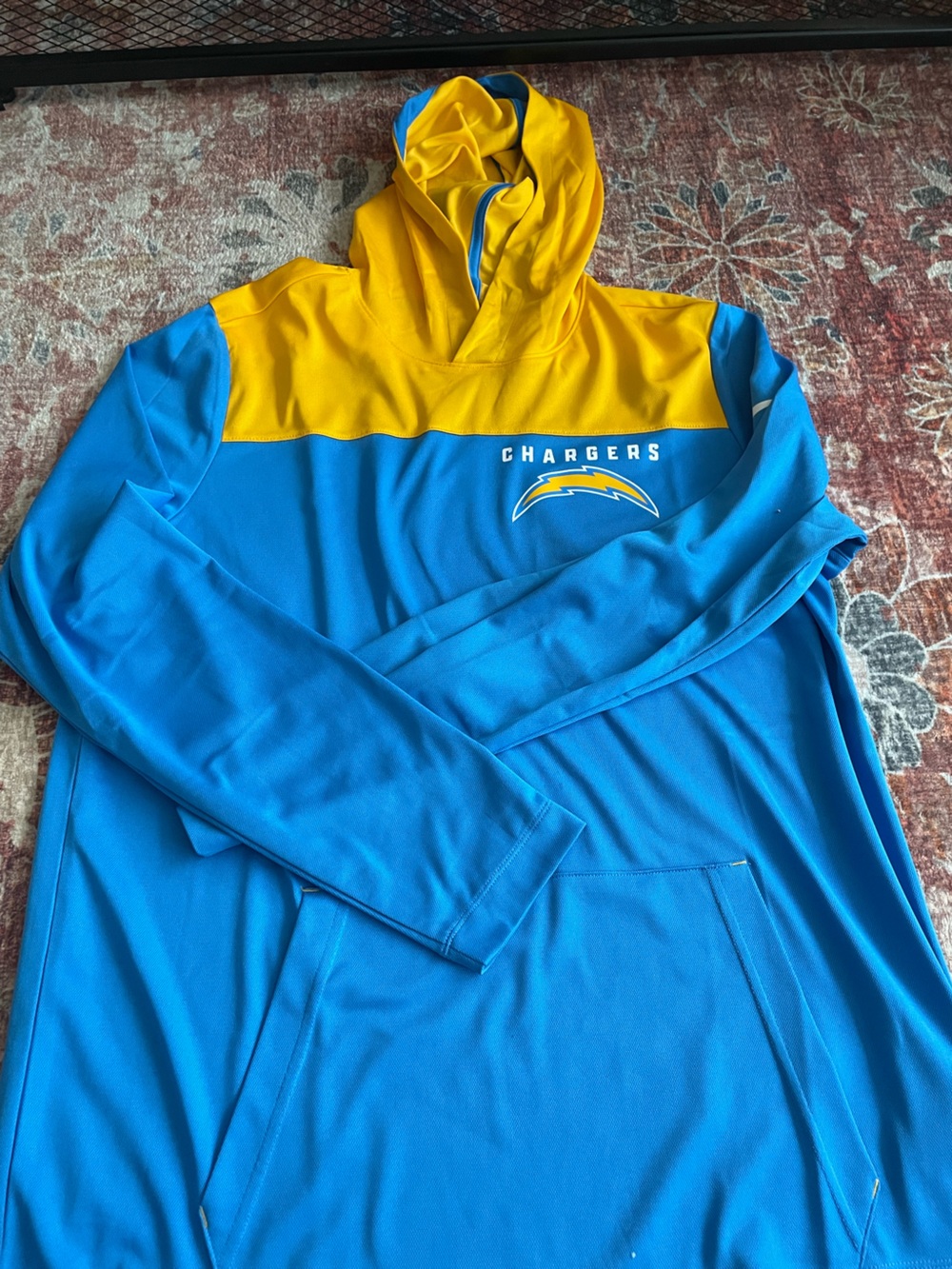 Men’s Large Nike Chargers Pullover